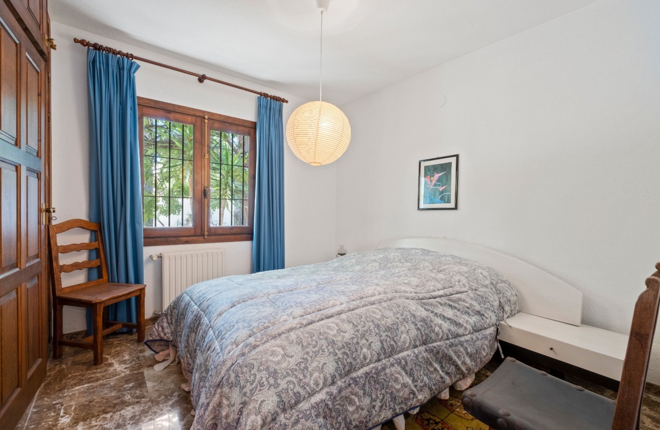 Resale - Villa - Altea