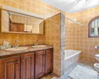 Resale - Villa - Altea