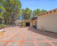 Resale - Villa - Altea