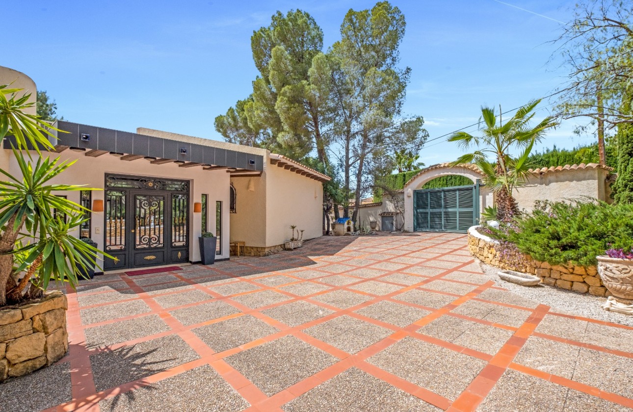 Resale - Villa - Altea