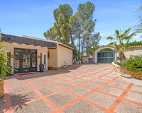 Resale - Villa - Altea