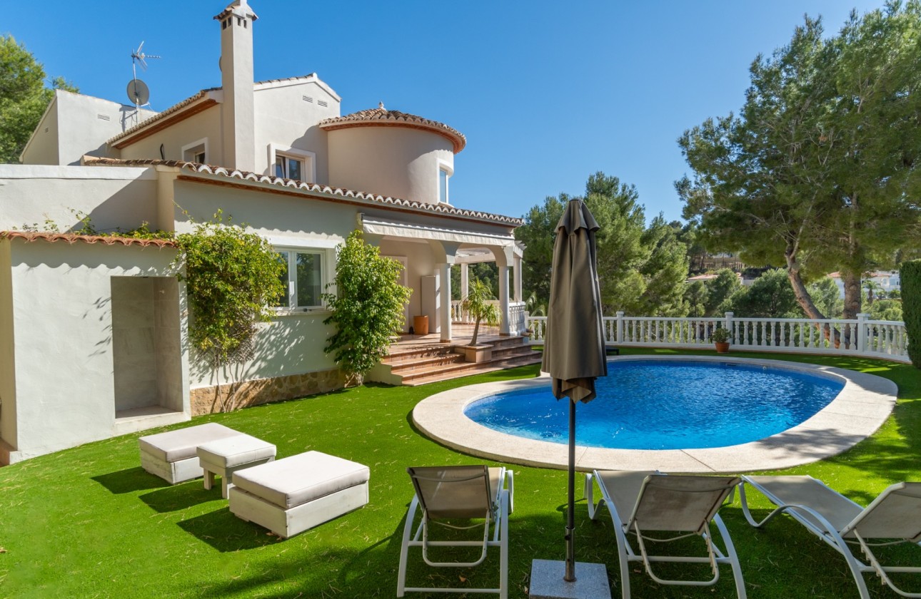 Resale - Villa - Altea