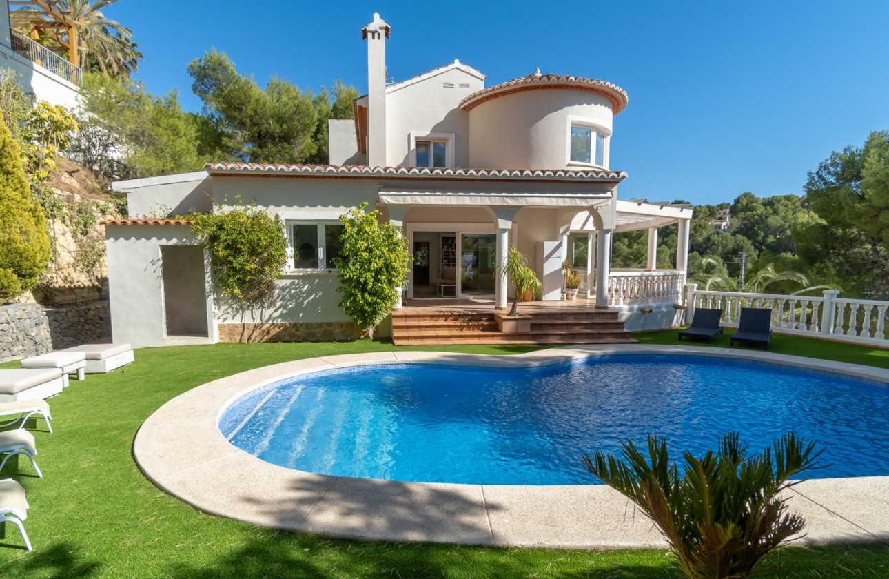 Resale - Villa - Altea