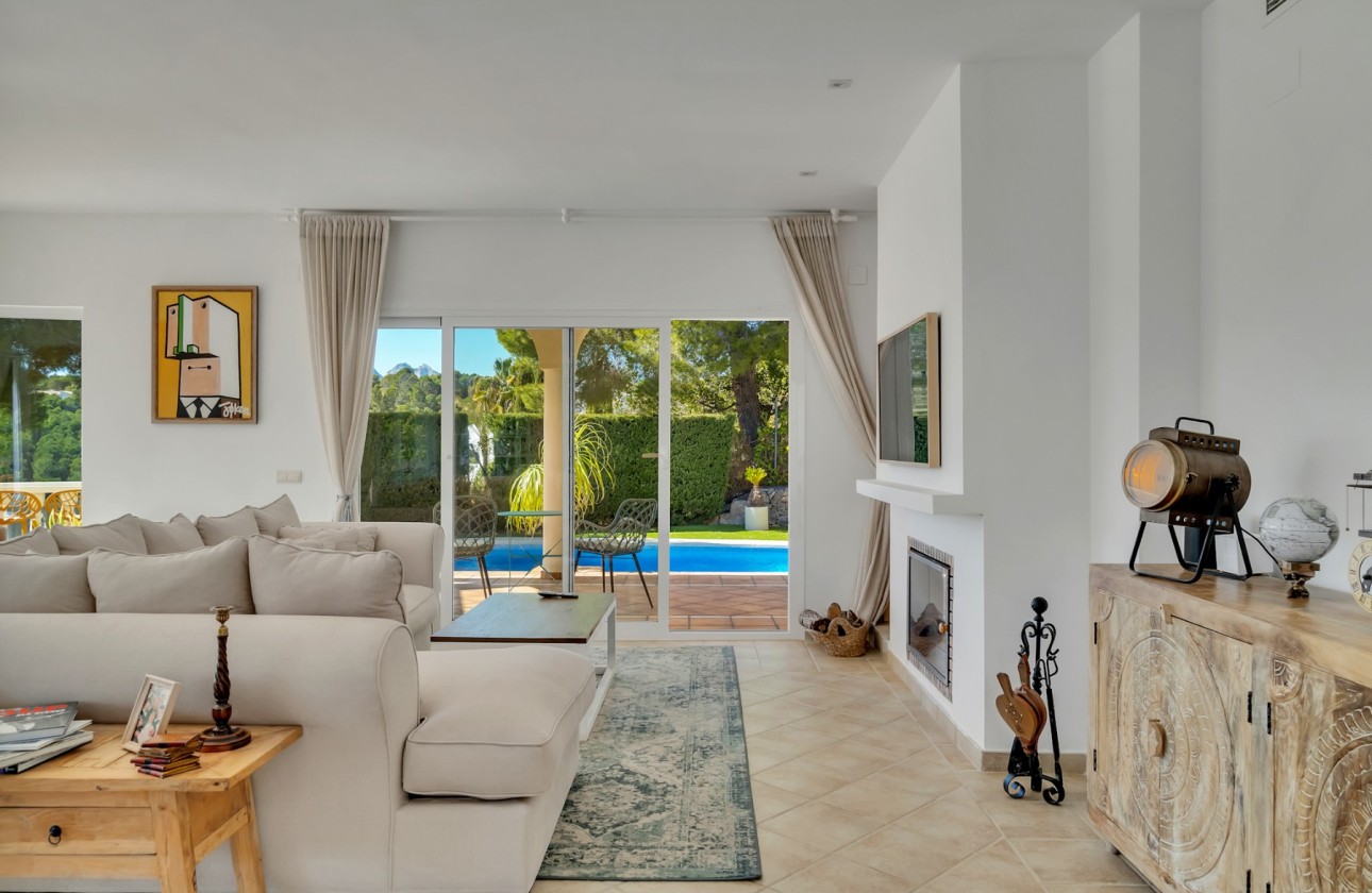 Resale - Villa - Altea