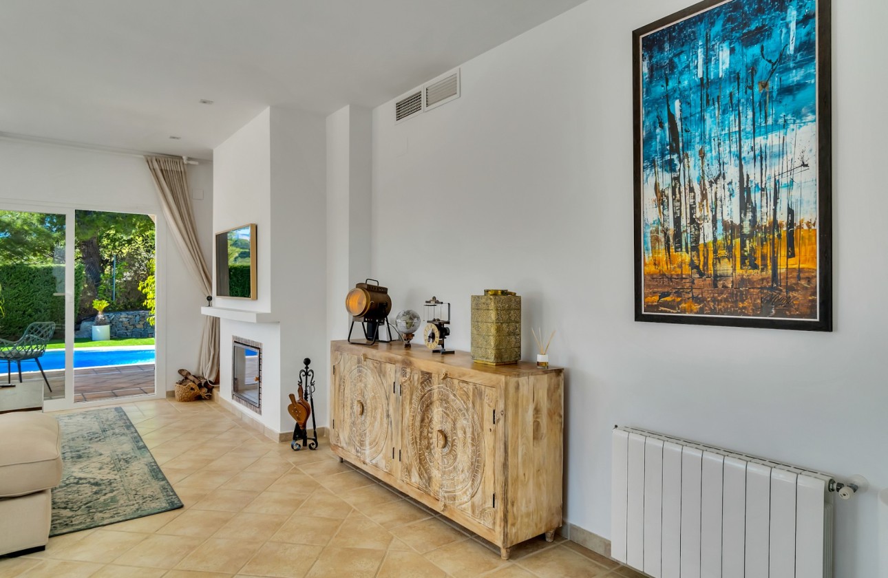 Resale - Villa - Altea