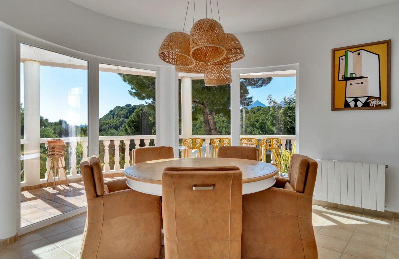 Resale - Villa - Altea