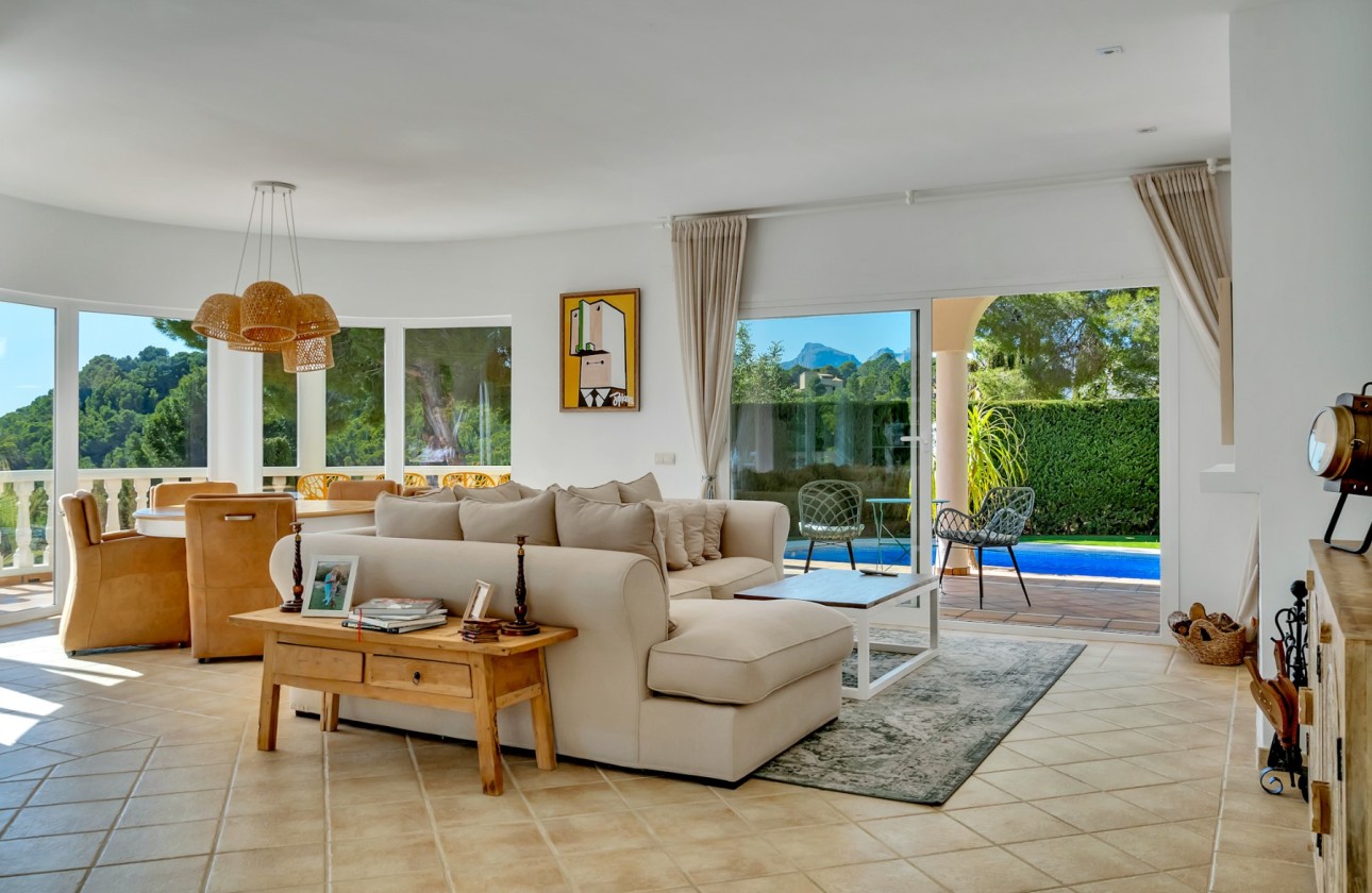 Resale - Villa - Altea
