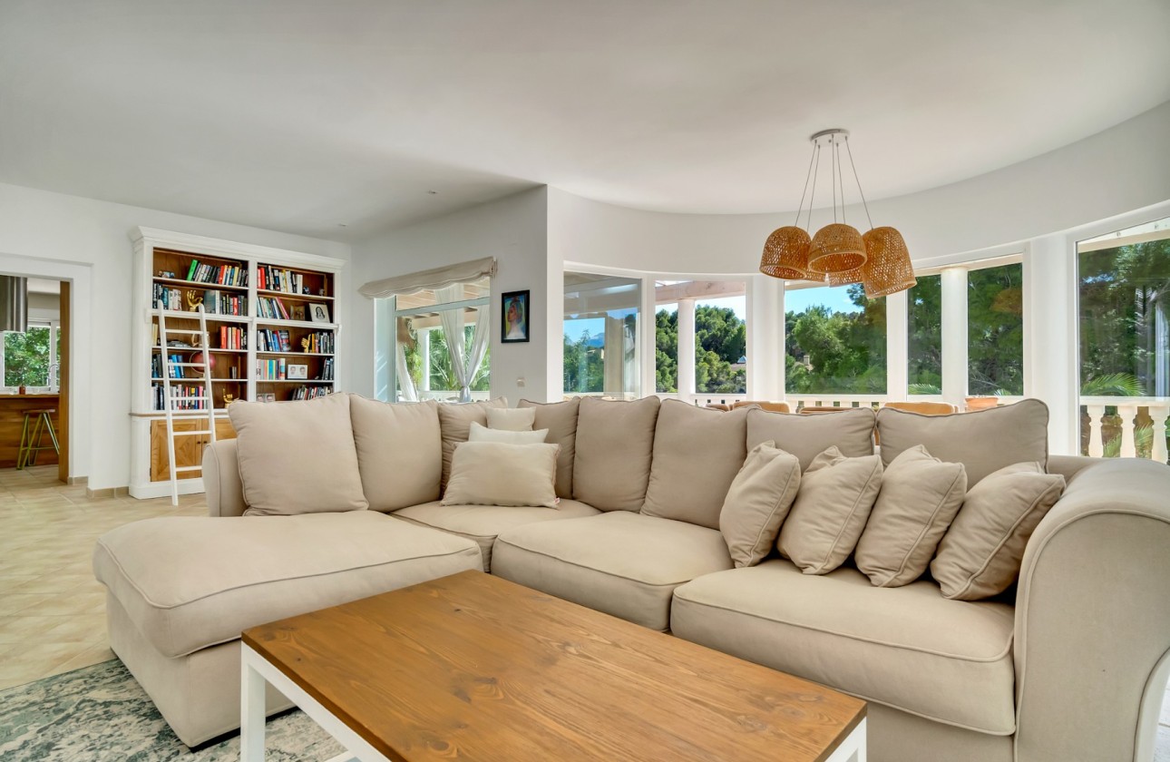 Resale - Villa - Altea