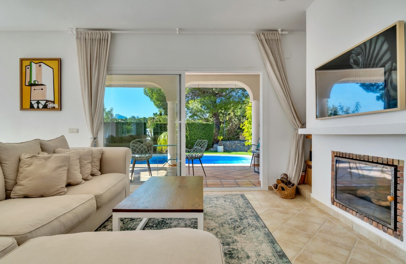 Resale - Villa - Altea