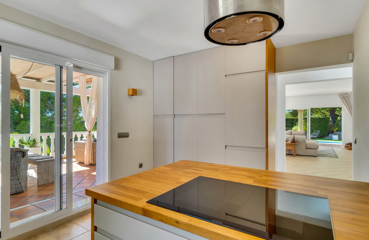 Resale - Villa - Altea