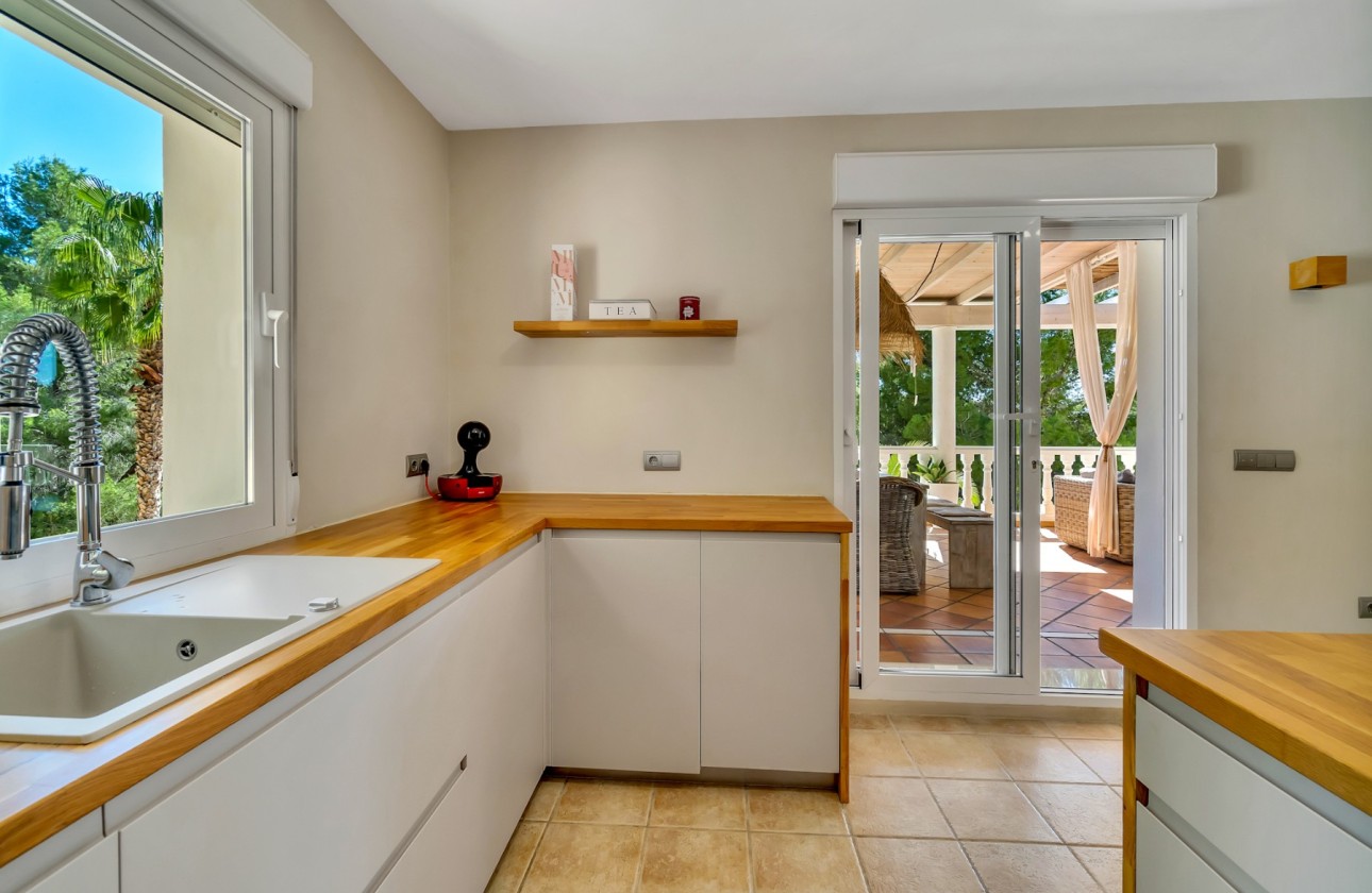 Resale - Villa - Altea