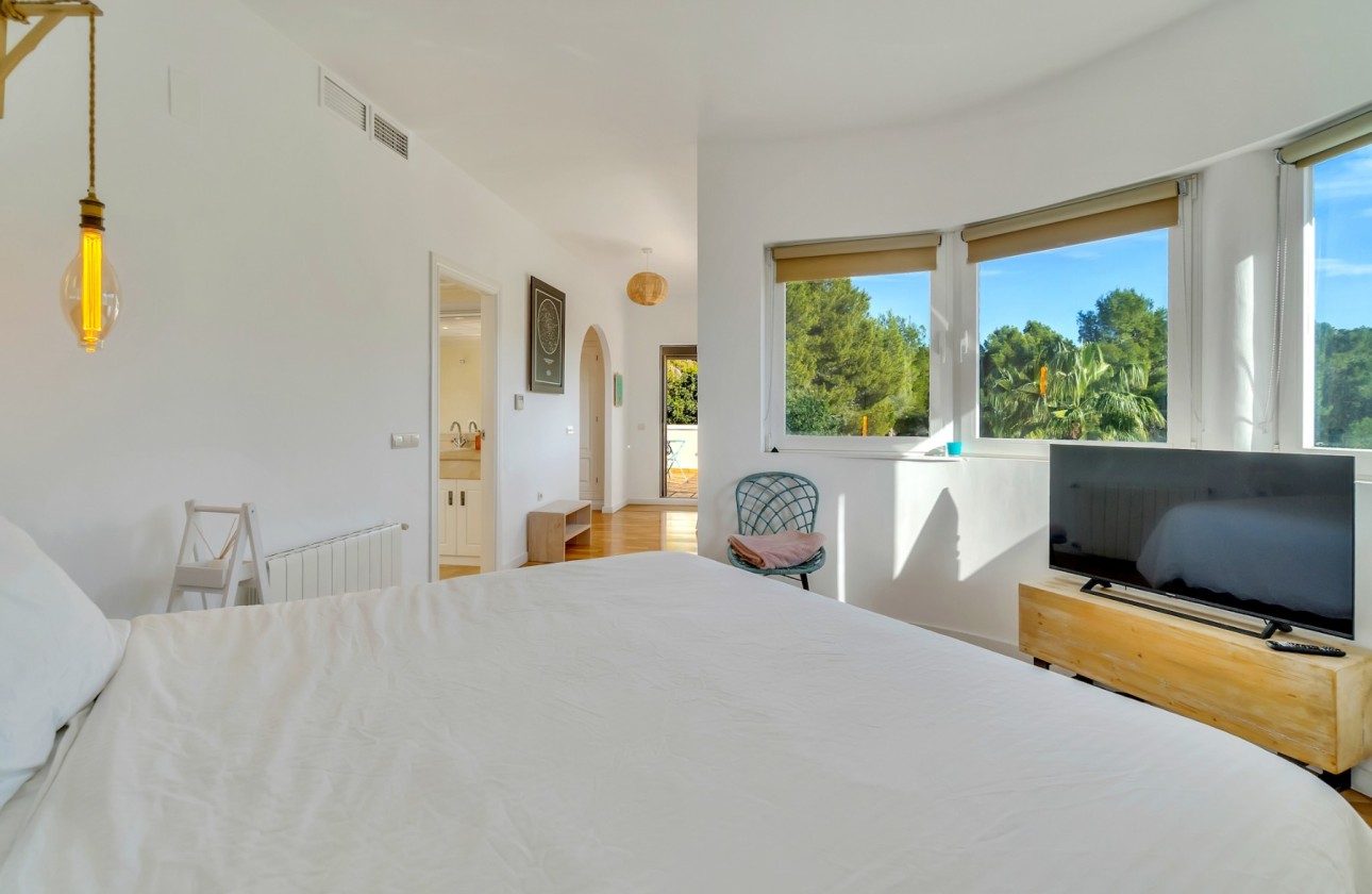 Resale - Villa - Altea