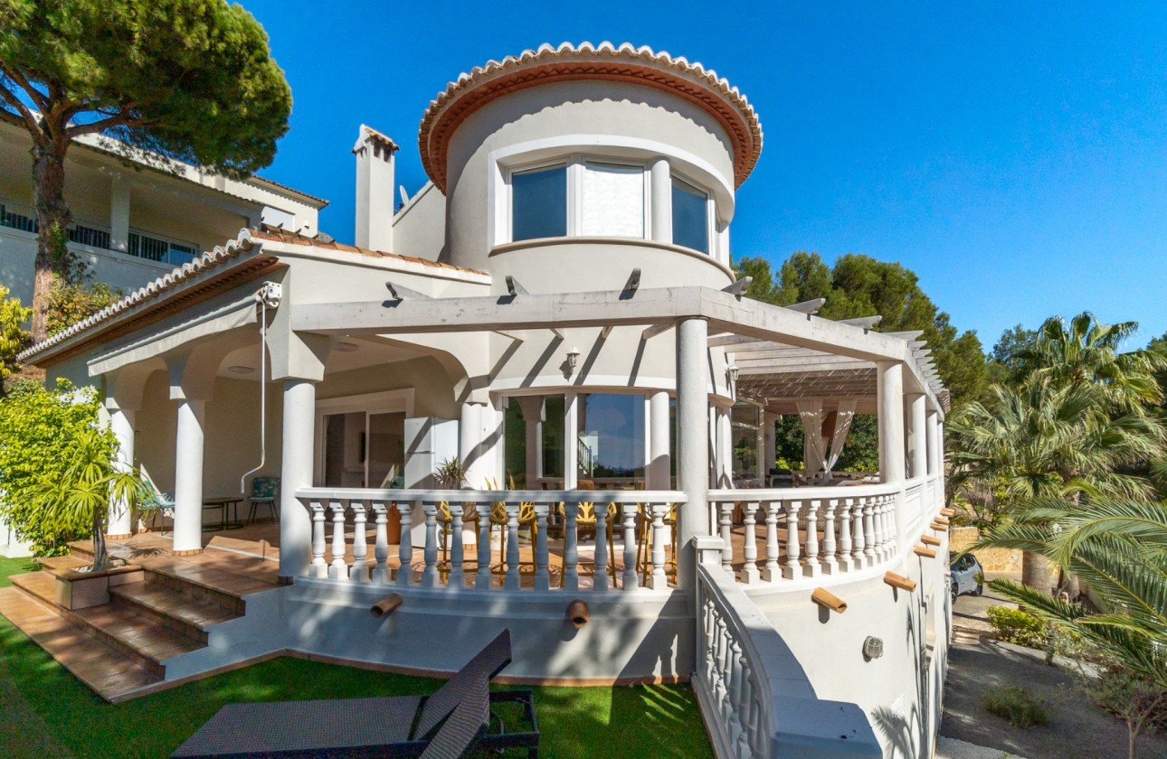 Resale - Villa - Altea