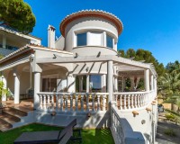 Resale - Villa - Altea