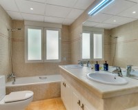 Resale - Villa - Altea