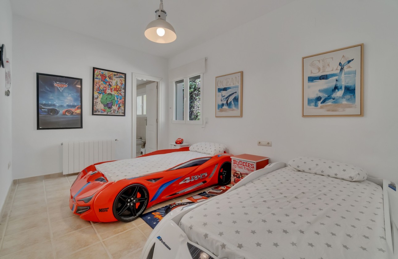 Resale - Villa - Altea