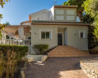 Resale - Villa - Altea