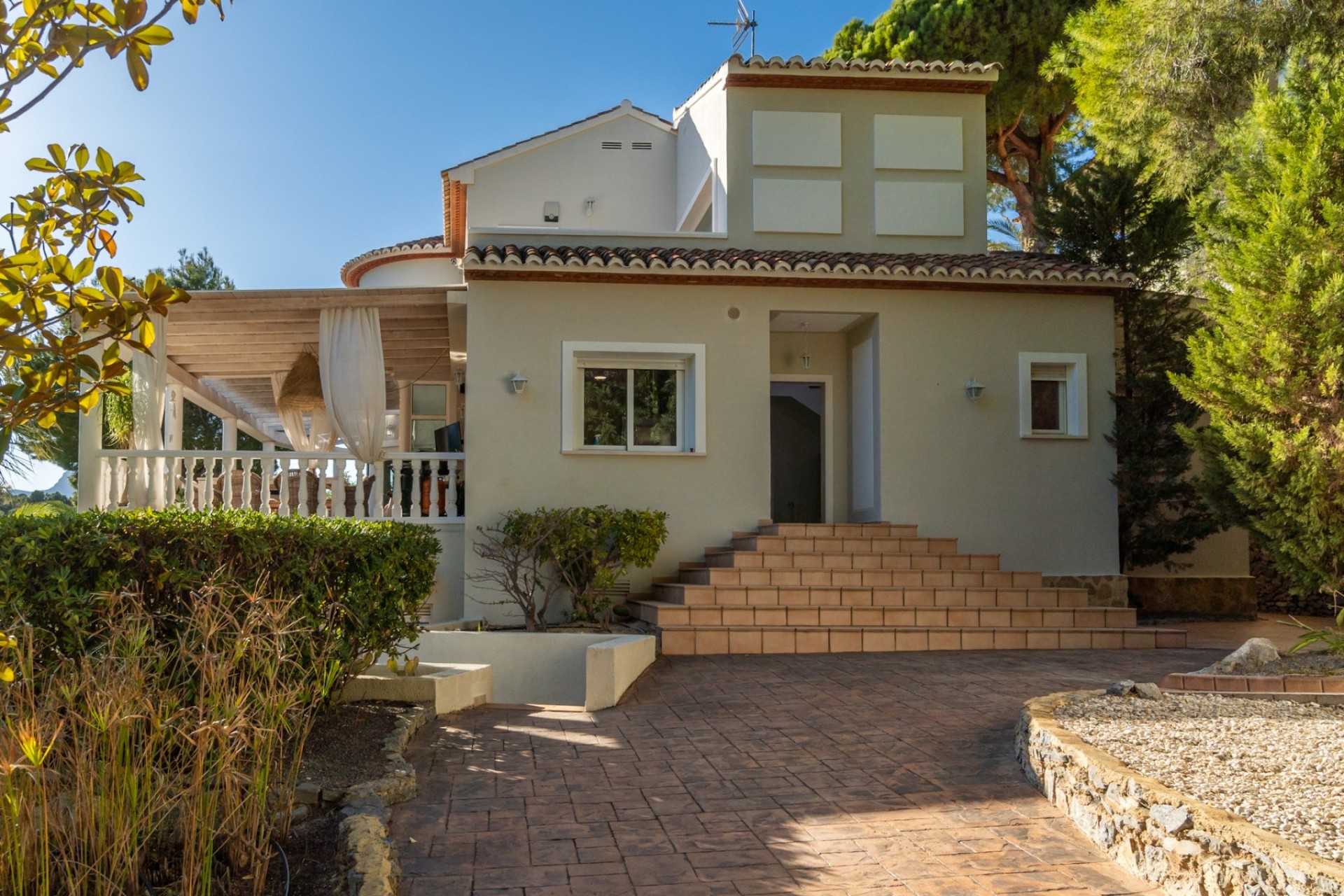 Resale - Villa - Altea