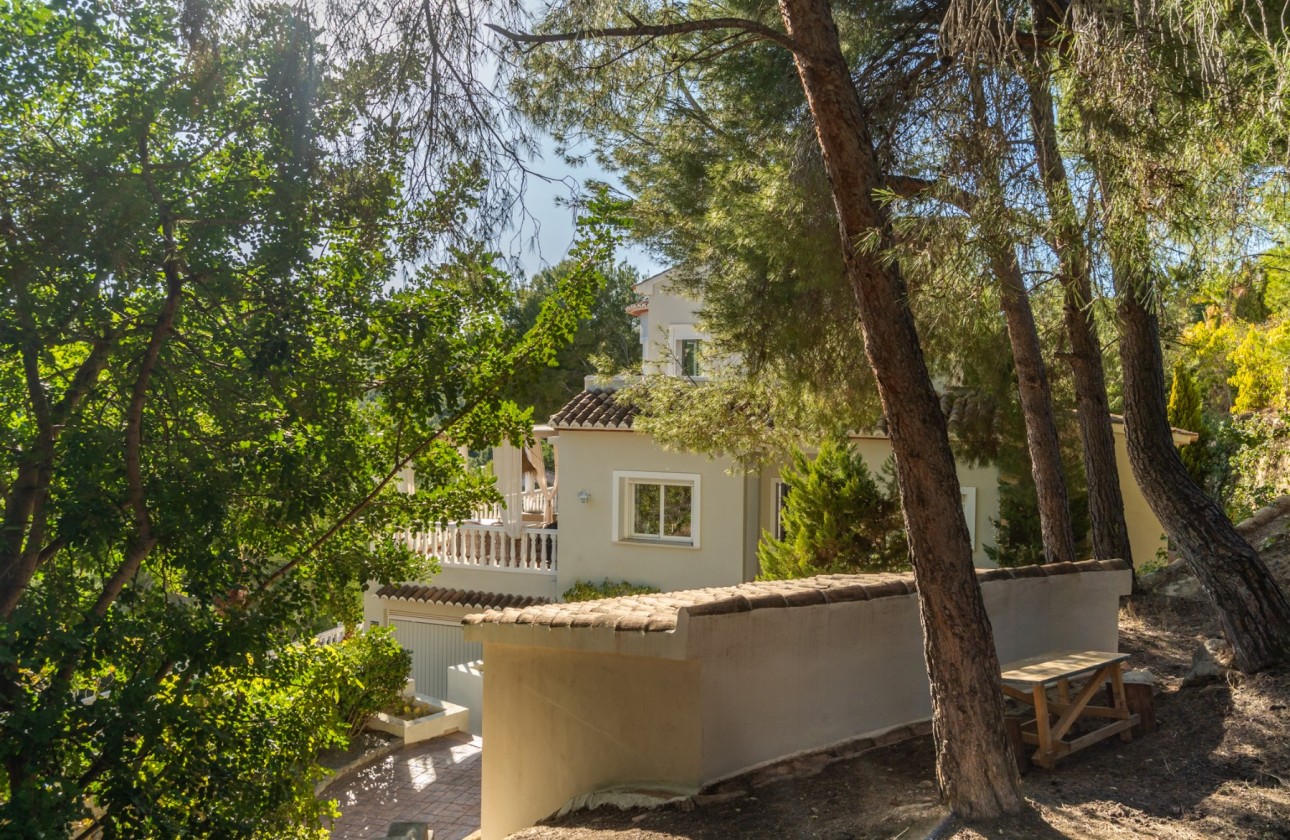 Resale - Villa - Altea