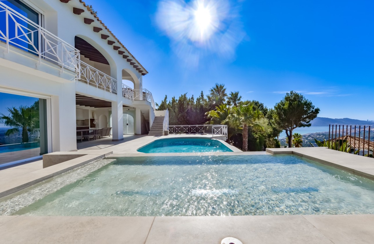 Resale - Villa - Altea