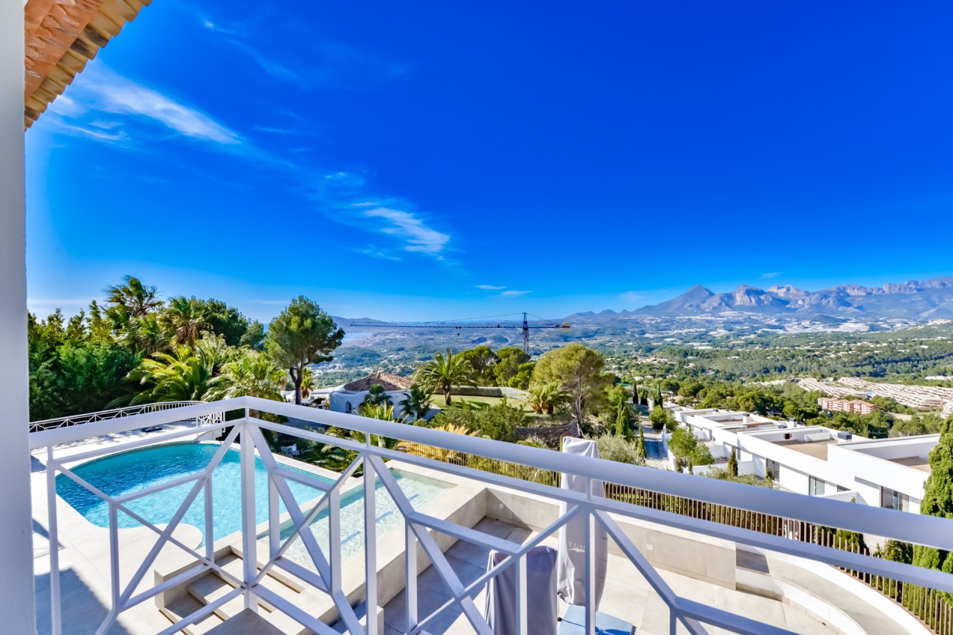 Resale - Villa - Altea
