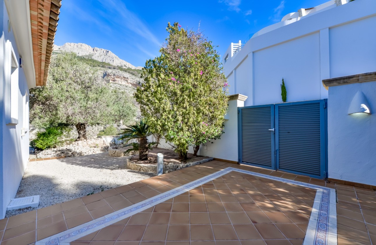 Resale - Villa - Altea