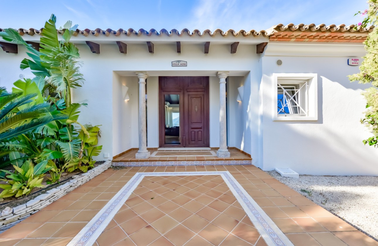 Resale - Villa - Altea