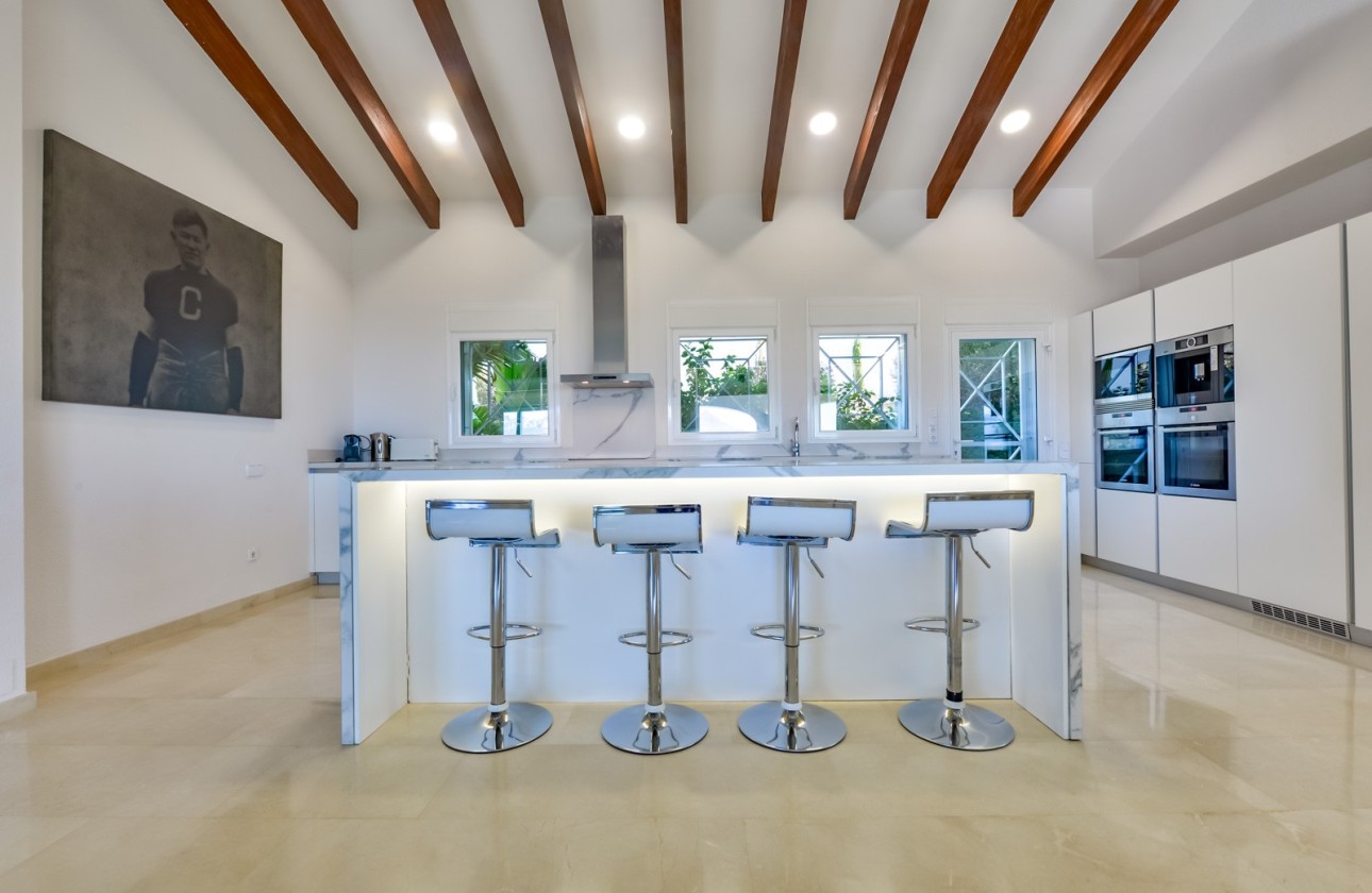 Resale - Villa - Altea