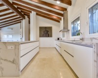 Resale - Villa - Altea