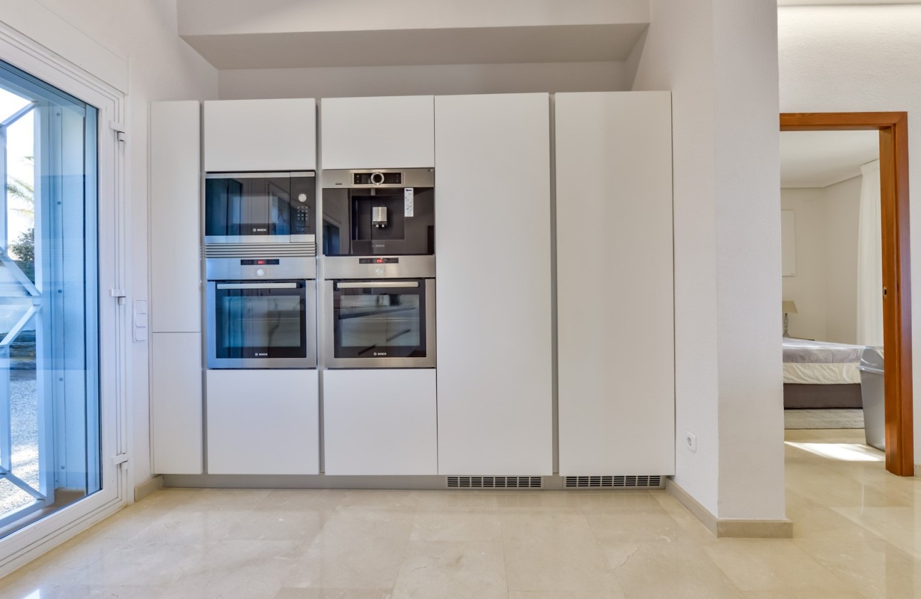 Resale - Villa - Altea