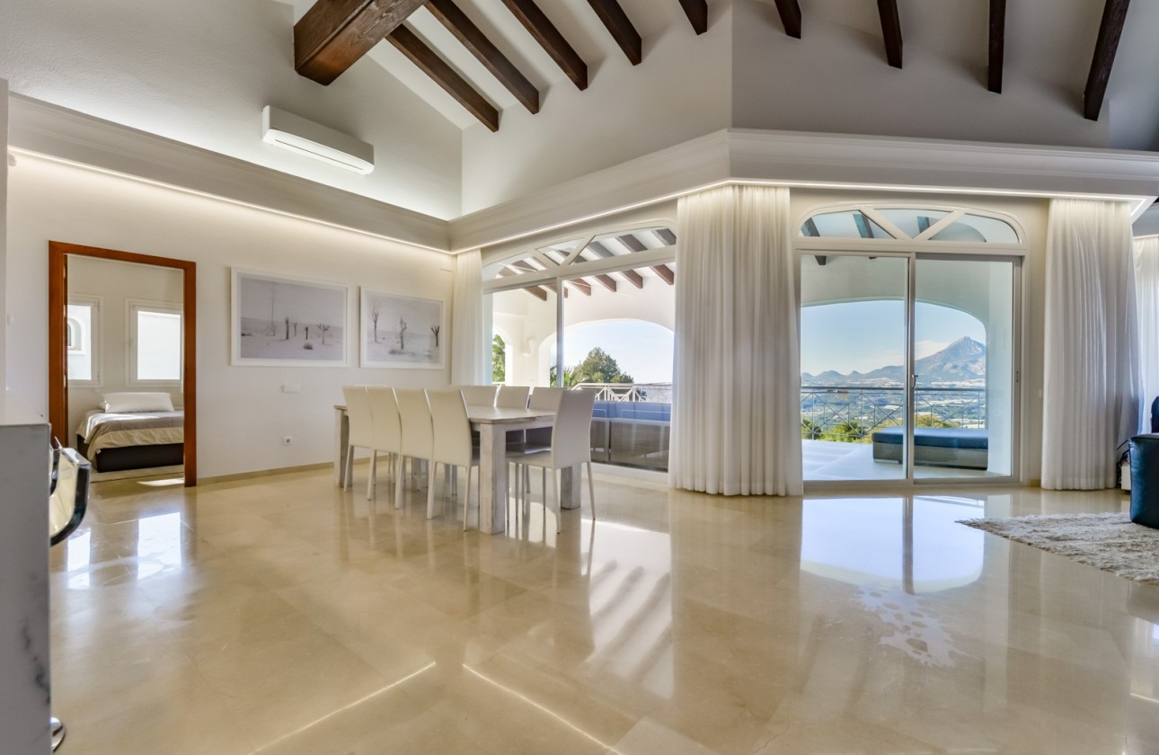 Resale - Villa - Altea