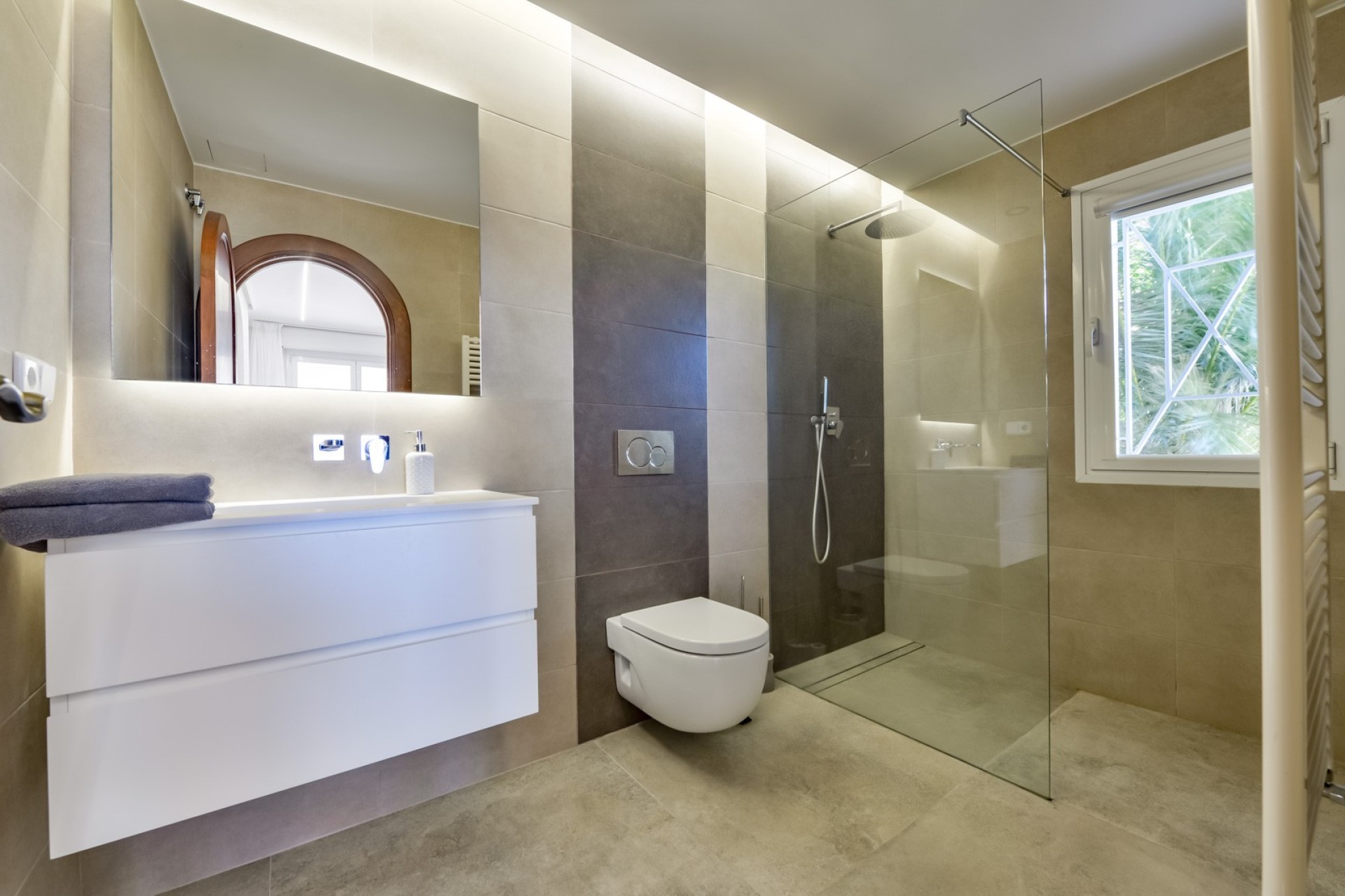 Resale - Villa - Altea