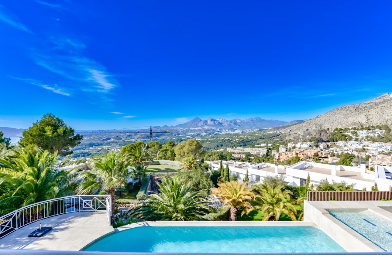 Resale - Villa - Altea