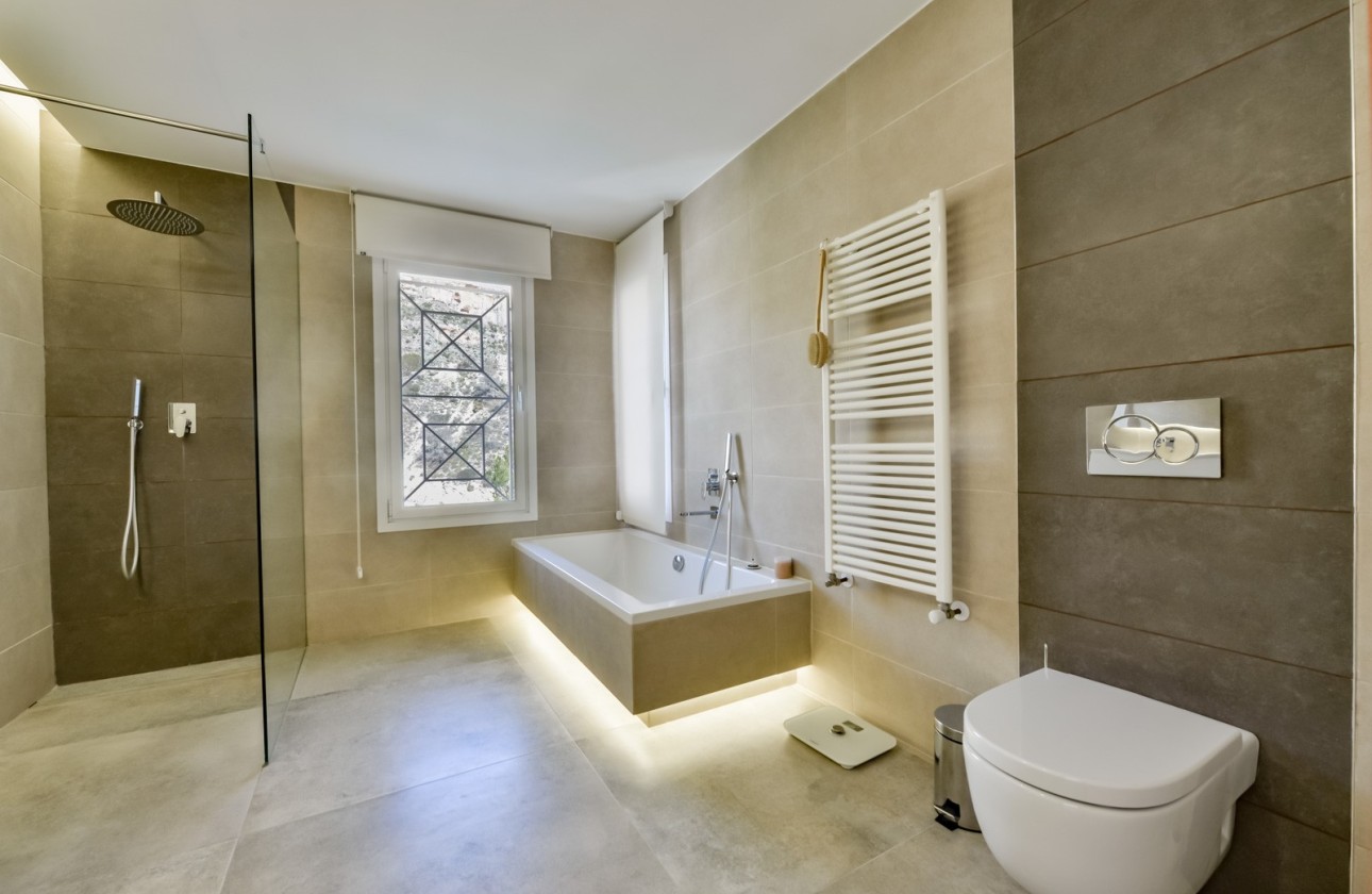 Resale - Villa - Altea