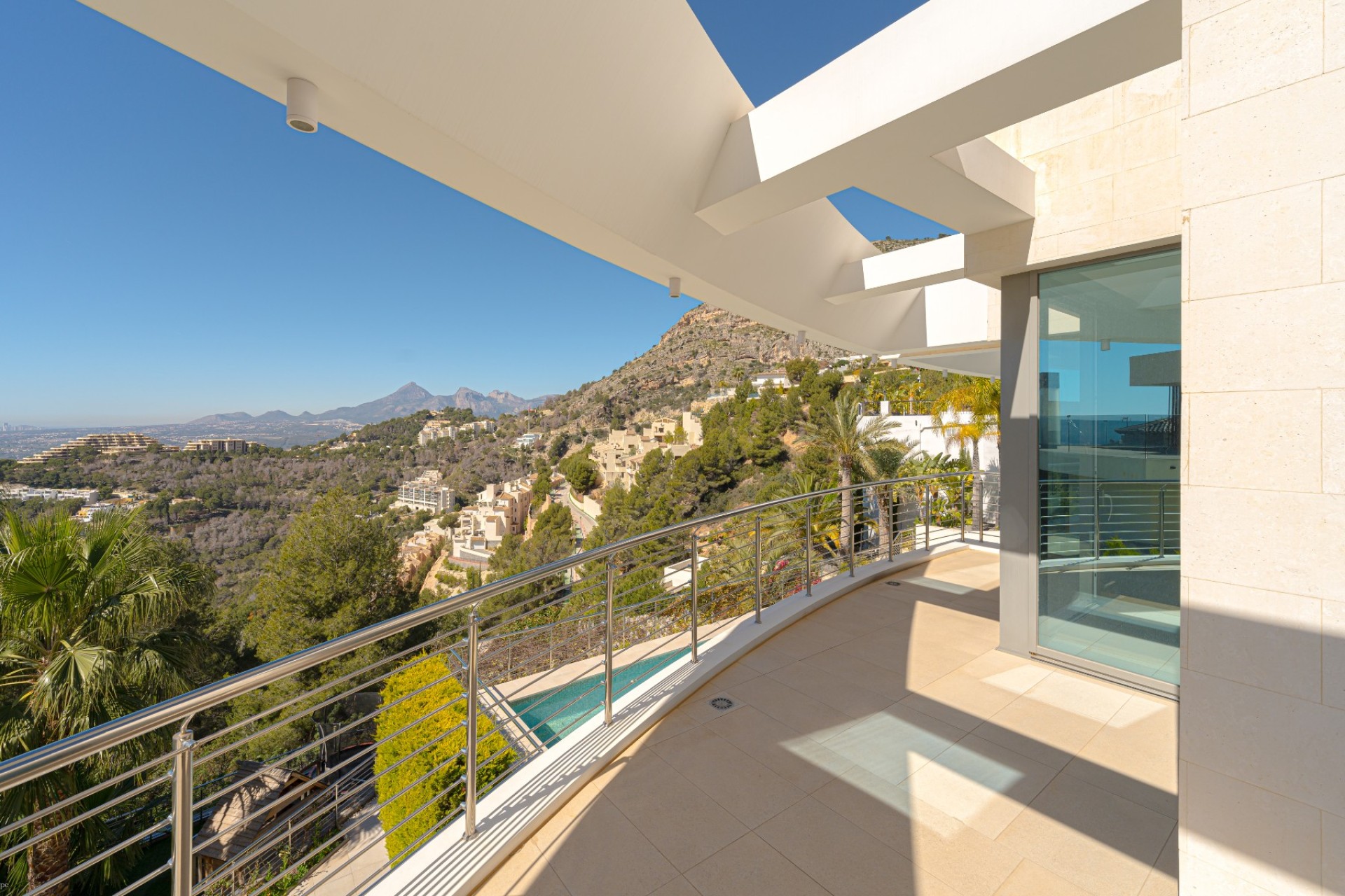 Resale - Villa - Altea