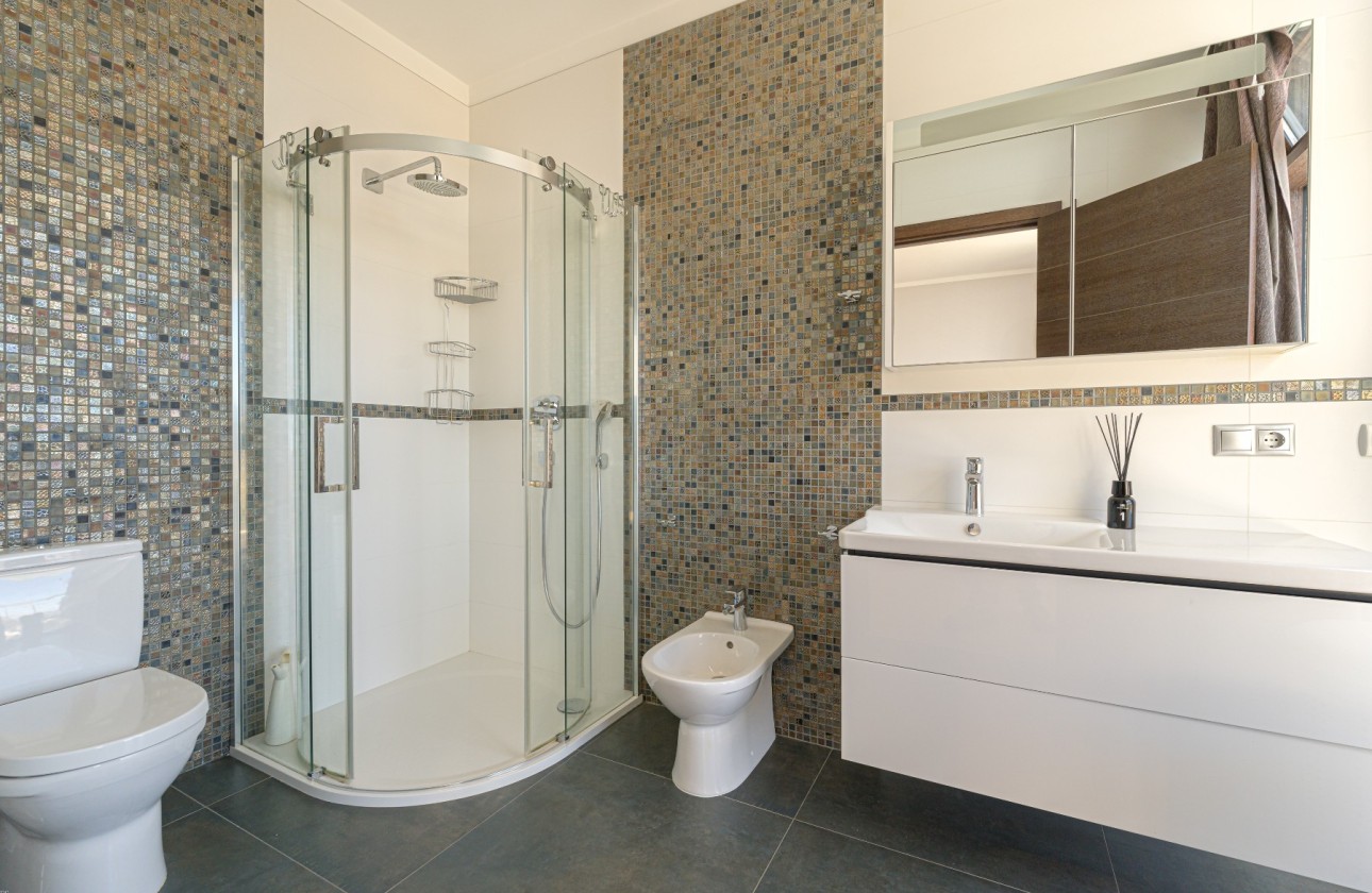 Resale - Villa - Altea