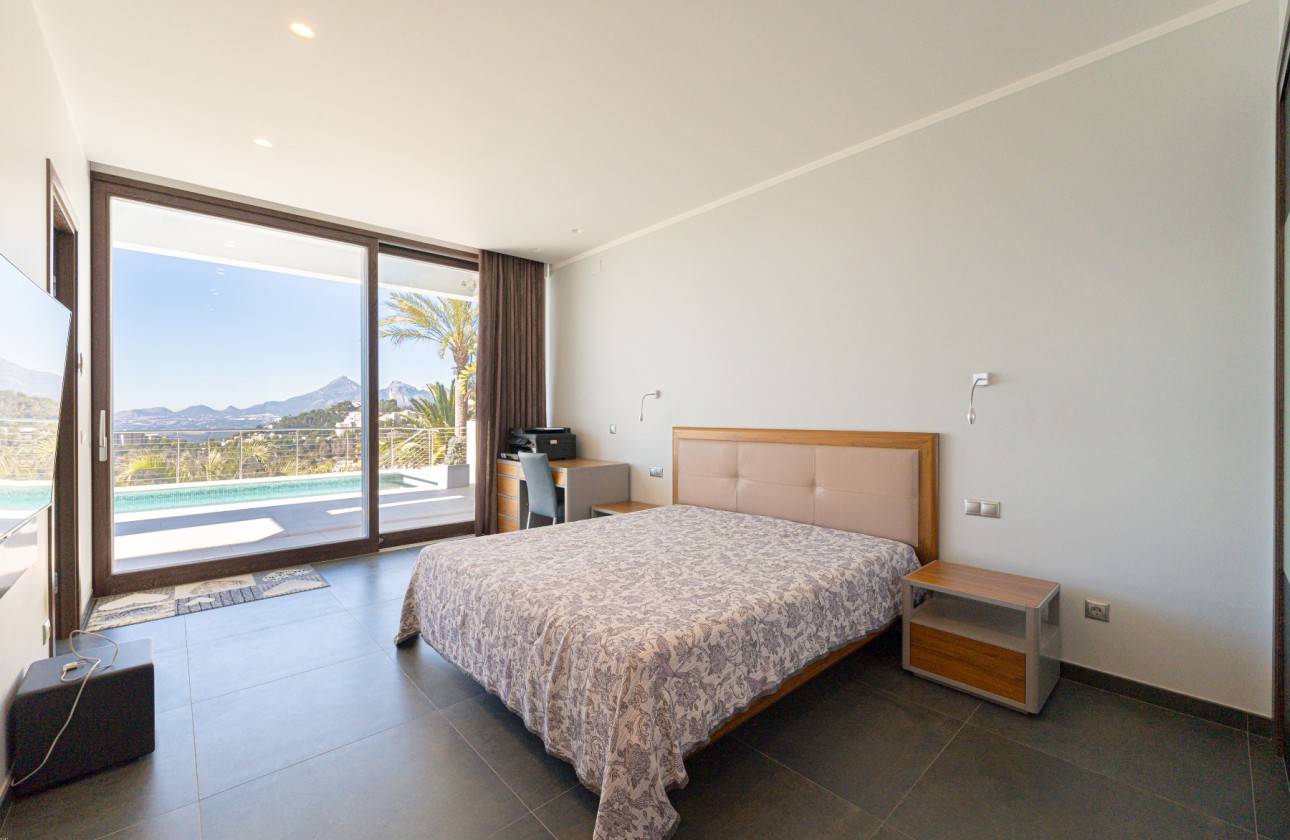 Resale - Villa - Altea