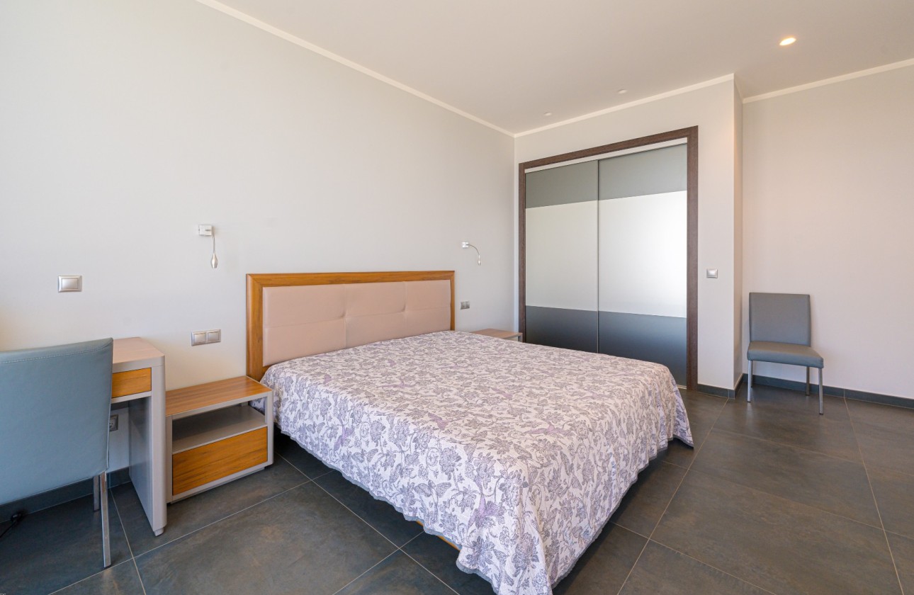 Resale - Villa - Altea