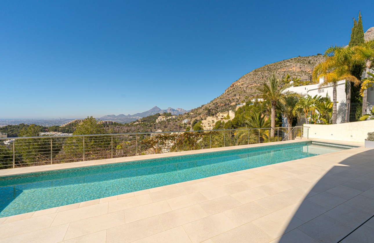 Resale - Villa - Altea