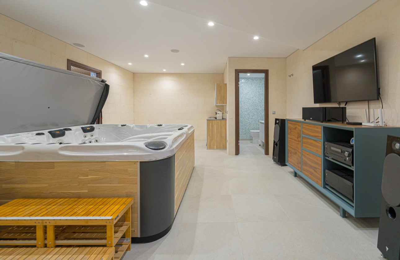 Resale - Villa - Altea