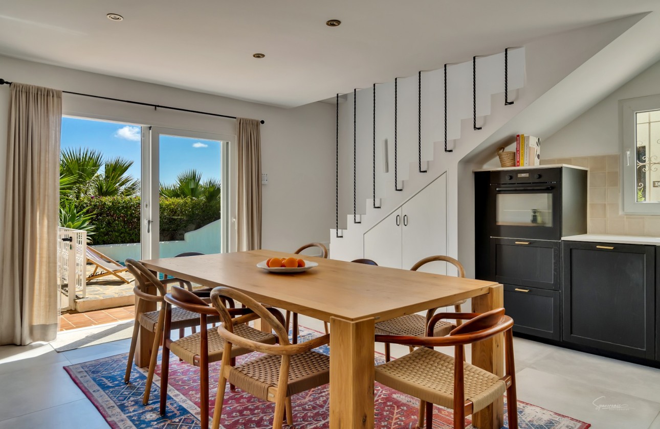 Resale - Villa - Altea