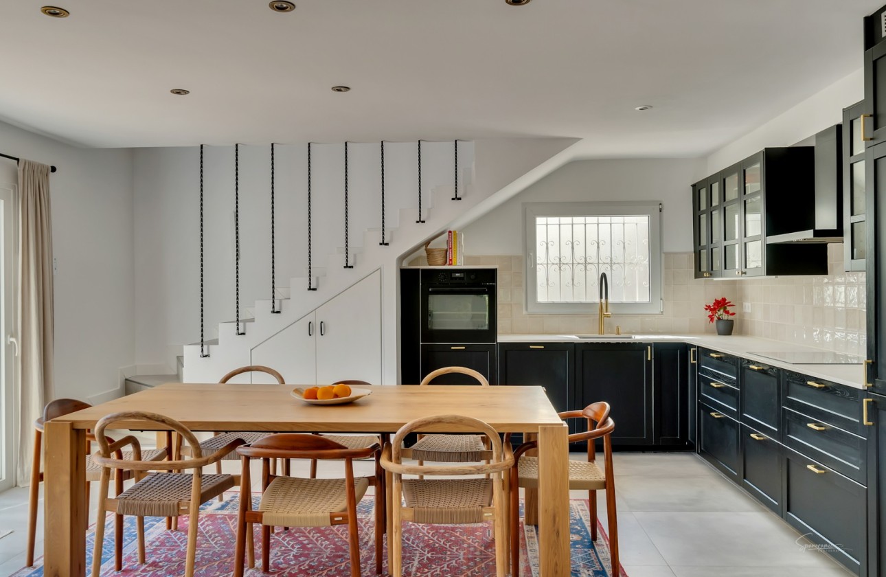 Resale - Villa - Altea