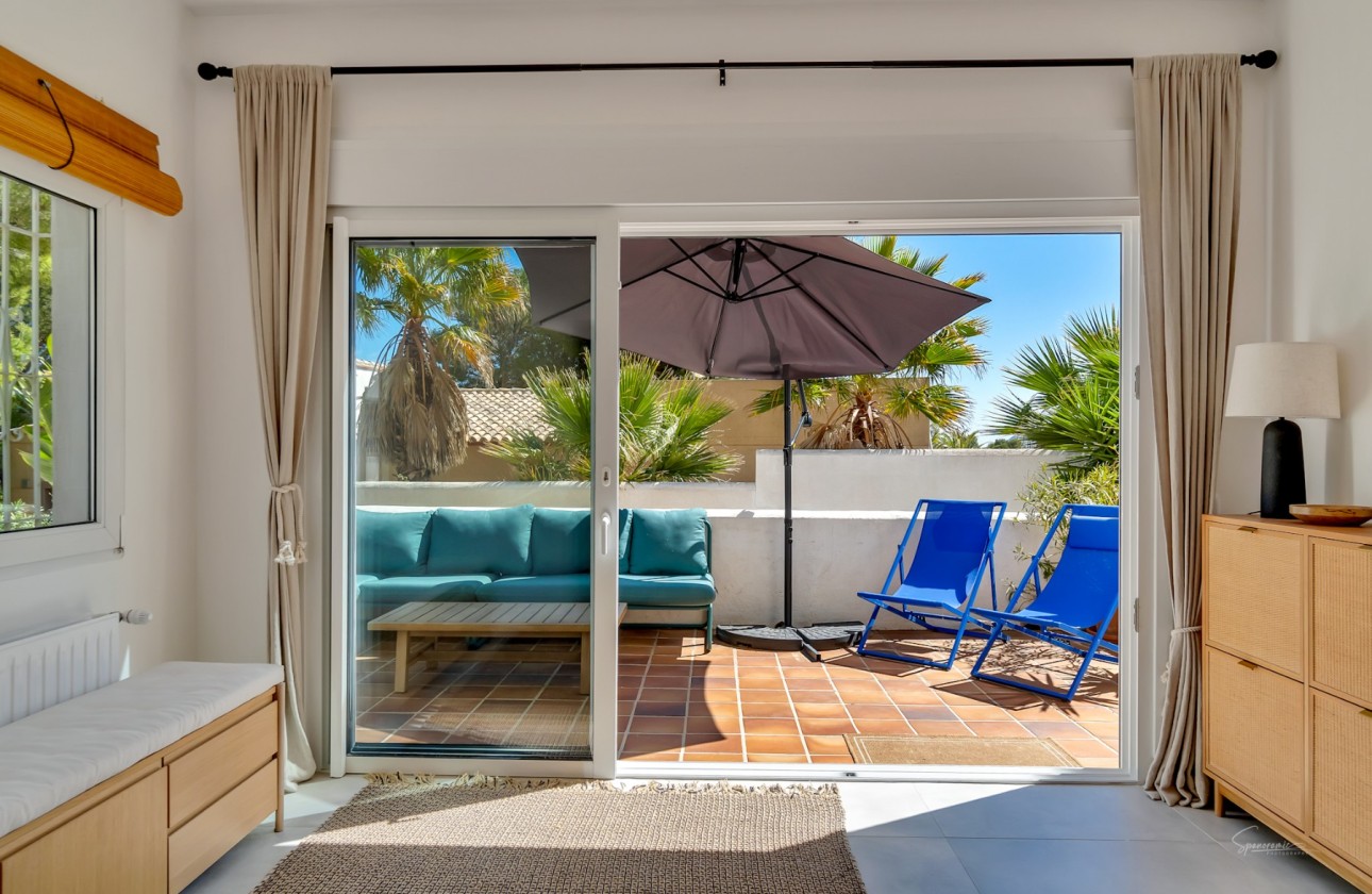 Resale - Villa - Altea