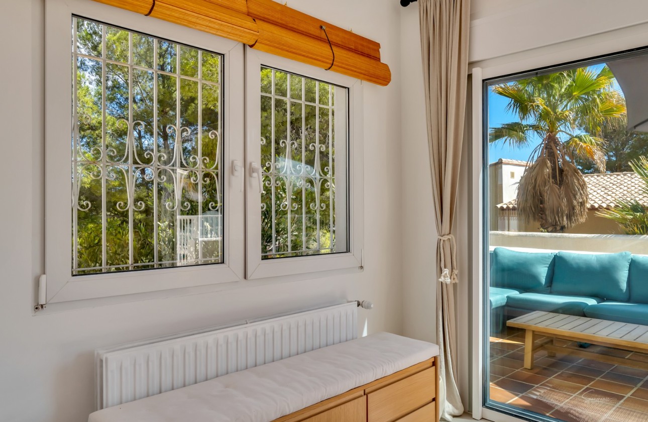 Resale - Villa - Altea