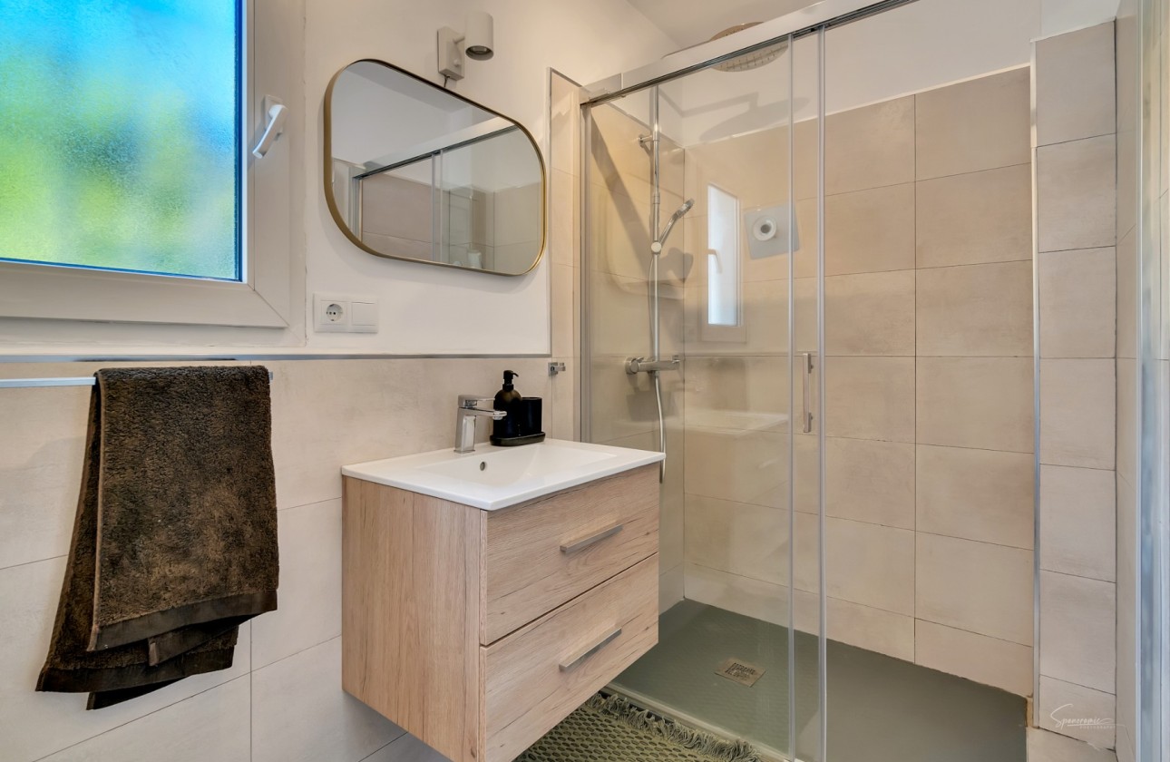 Resale - Villa - Altea