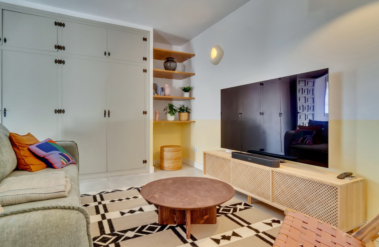 Resale - Villa - Altea