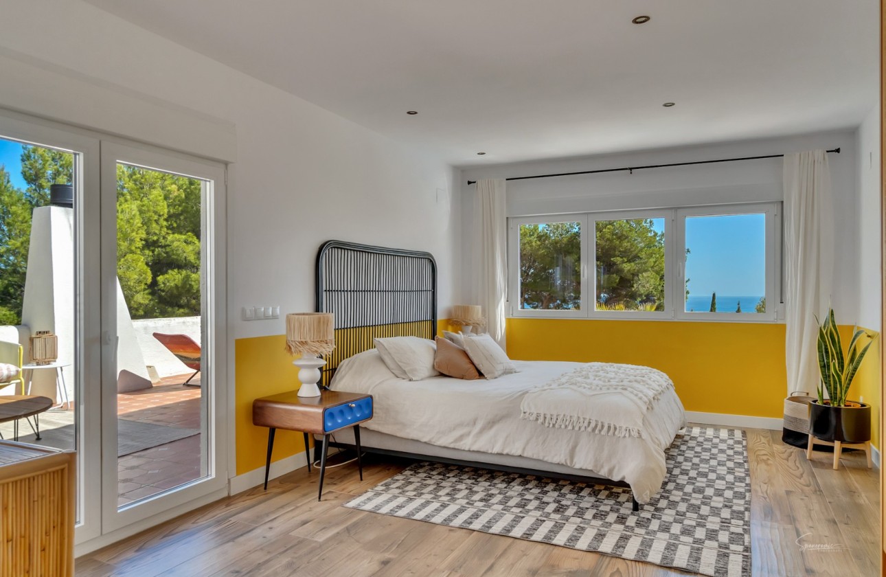 Resale - Villa - Altea