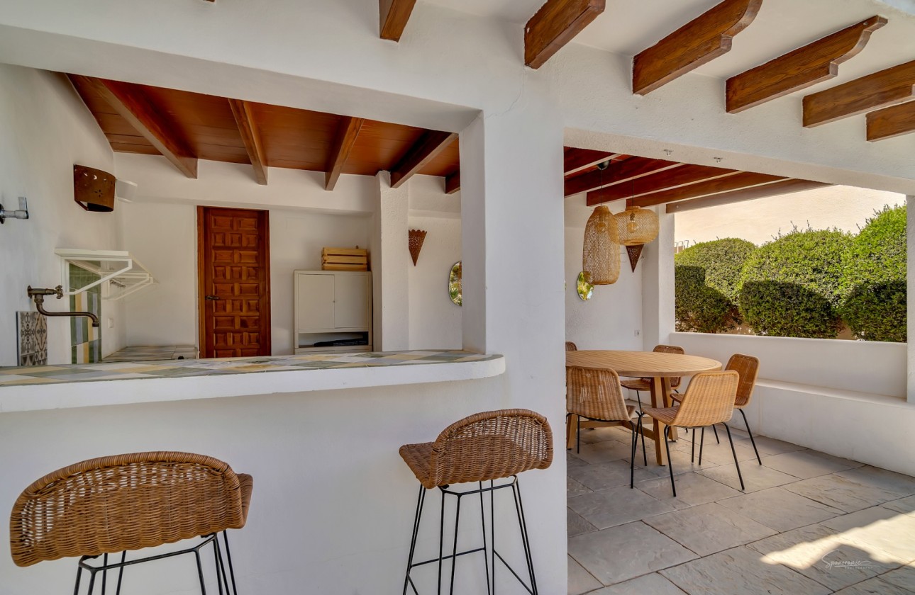Resale - Villa - Altea