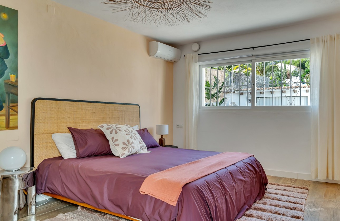 Resale - Villa - Altea