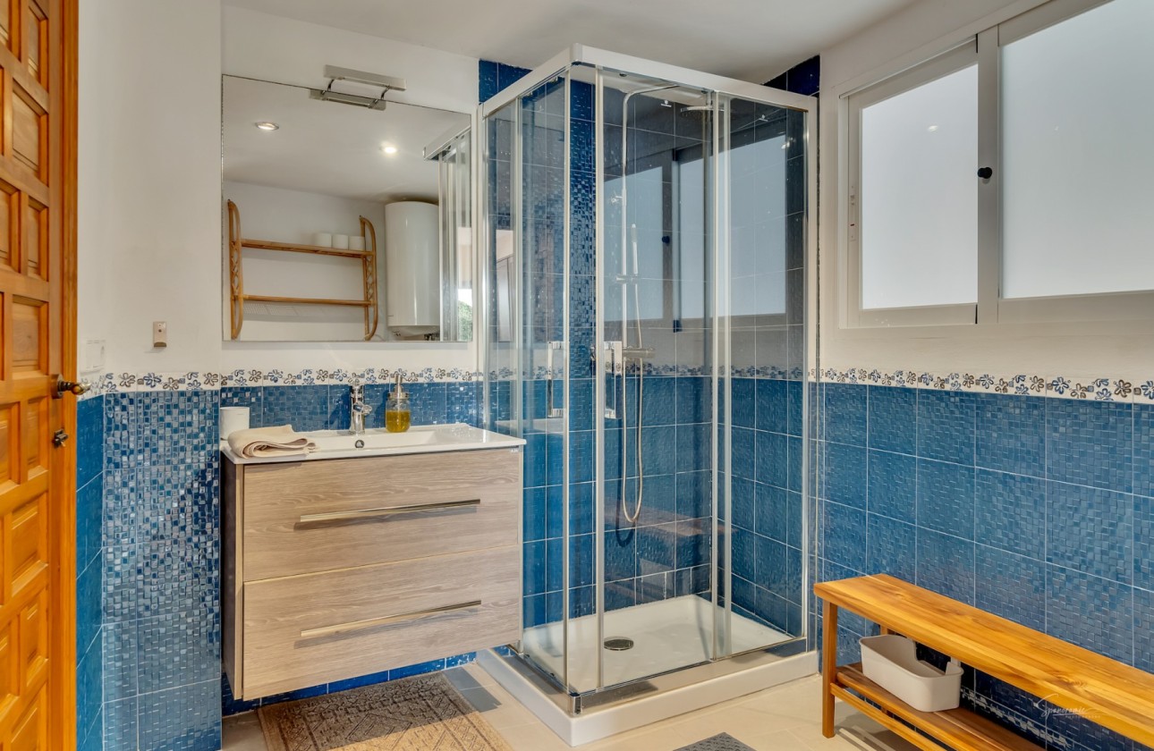 Resale - Villa - Altea